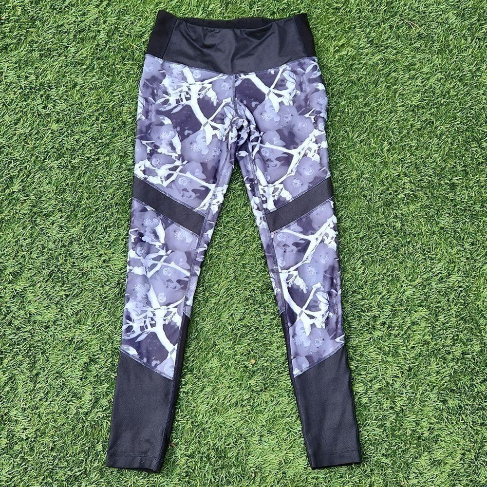Mondetta black and gray foliage print women's Small yoga workout pants